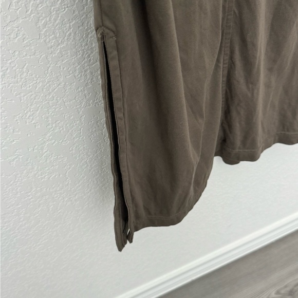 Everlane - The Luxe Cotton Side Slit Tee Midi Dress - Picture 4 of 9